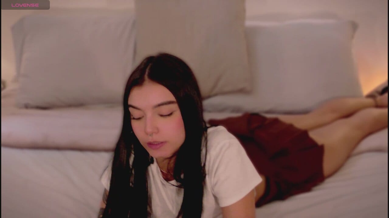 AnabelWolf Live Chat on Amateur.TV