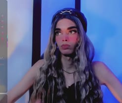 camila_valkirye