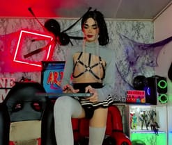 camila_valkirye