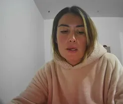 luciasexy2, en directo ahora en Amateur.tv