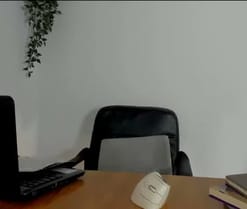 isa_loves_cum live cam