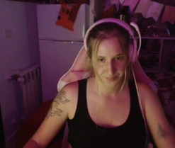 PinkyX's webcam