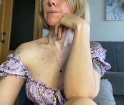 AuroraLoveXO's webcam