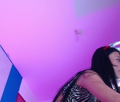 ArianaJones's webcam
