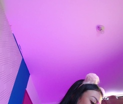 ArianaJones's webcam