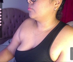 Alanna-Brunette's webcam