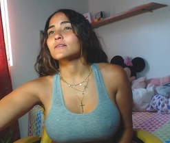 Maia_riveira1 webcam