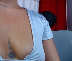ariana_gonzalez's webcam