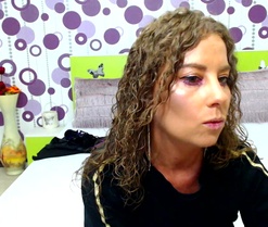 PetiteAlyssa's webcam
