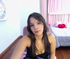 LAURA-SWEET's webcam