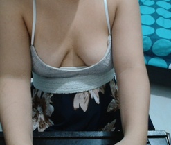 Clara_Millers's webcam