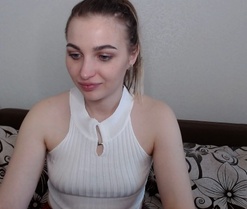 BabyYooda's webcam