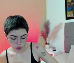 AlisonScott's webcam