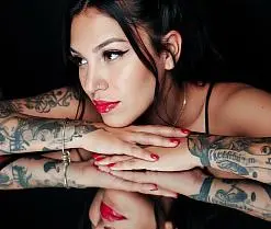 Avatar of Morena1209, tattooed girl streaming live