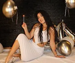 Melody cute, streaming live right now