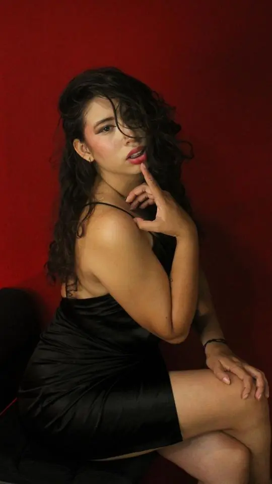 Photo of purplay_98, live amateur cam model