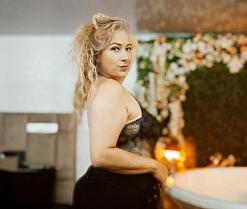 Sex cams model avatar pic - Sofia_curvy