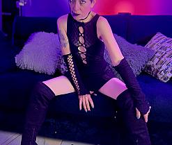 MistressNyx_cg