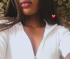 anisha_zambra's webcam