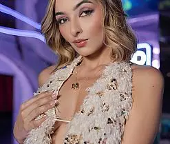 MelissaMoore, honey blonde, streaming live