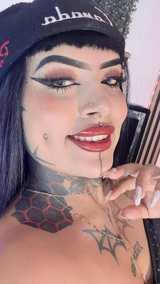 Photo of INKLAURI, live amateur cam model