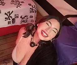 Avatar of Raven_velmon, tattooed girl streaming live