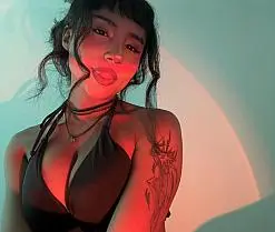 Effy_ston, broadcasting live right now