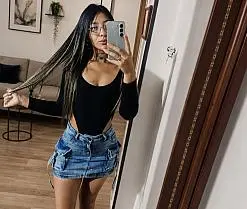 HollyJonesVS, streaming live right now